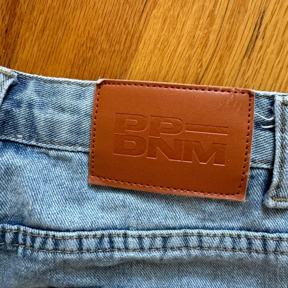 Princess Polly light blue denim jeans - size 2 - Picture 3 of 4